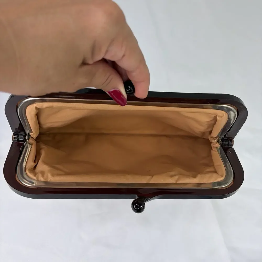 Vintage Unbranded Clutch Beige Genuine Italian Leather Mid-Century modern, retro